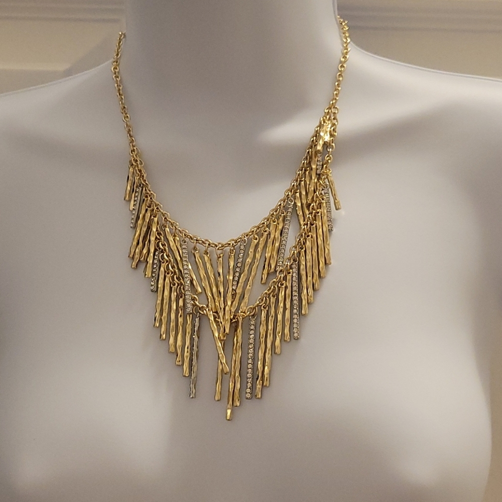 NWT Jennifer Lopez Goldtone bar necklace